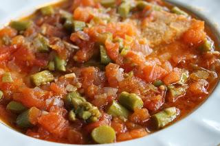 Sopa de tomates y espárragos trigueros