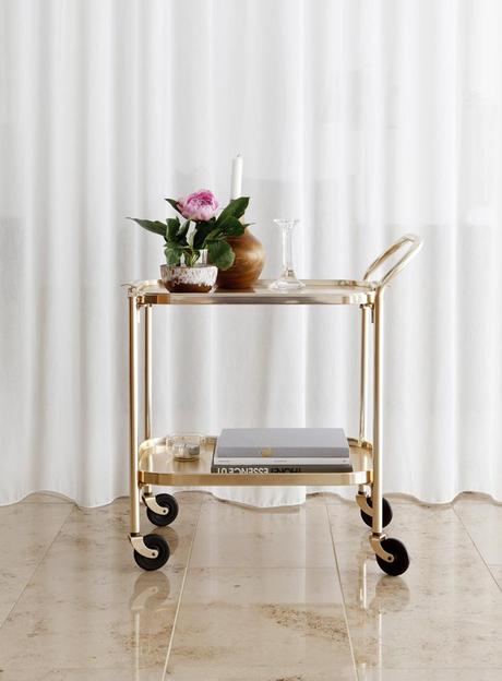 Est-Magazine-Portrait-746x10122-Oink-Select-1