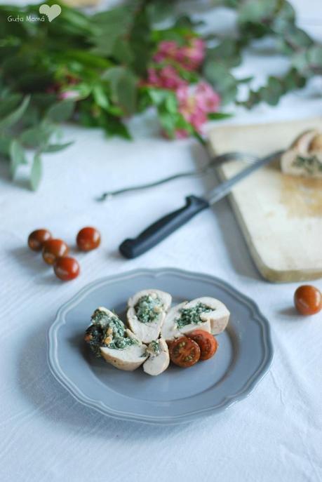 Pechuga de pollo rellena de espinacas, queso crema y nueces