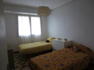 Un recurso residencial que ofrece un alojamiento adecuado para mujeres con hijos o hijas a su cargo.