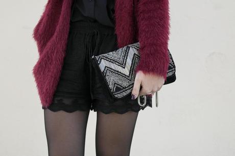 GLITTERING GLITTERING