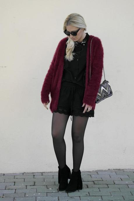 GLITTERING GLITTERING