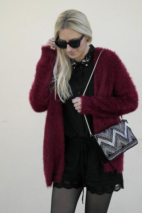 GLITTERING GLITTERING