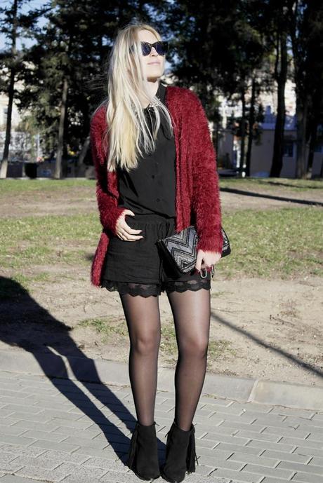 GLITTERING GLITTERING