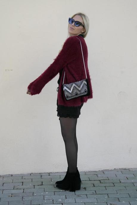 GLITTERING GLITTERING