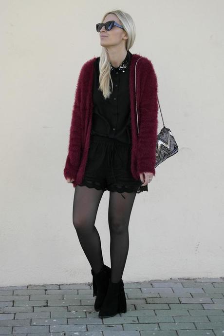 GLITTERING GLITTERING