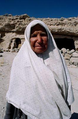 IRAN: MAYMAND Y LOS TROGLODITAS