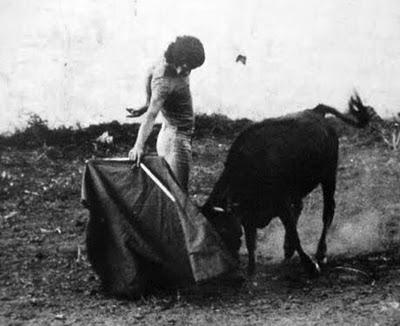 ESPAÑOLES, TOROS Y CANTE