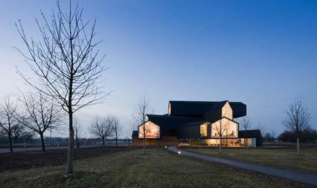 1 The VitraHaus, built by Herzog & de Meuron, is the home of the Vitra Home Collection. Foto: Vitra Magazine - Vitra Campus