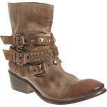 Adivina: ¿Quién es la celebrity con la chaqueta de lana y sombrero?