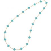 Adivina: ¿Quién es la celebrity con la chaqueta de lana y sombrero?