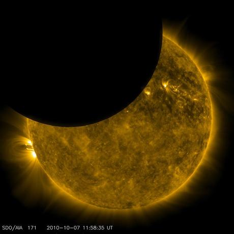 Eclipse solar desde el espacio