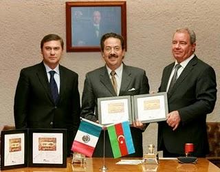 Firma México acuerdo en telecomunicaciones con Azerbaiyan