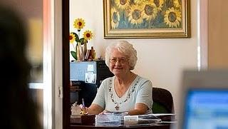 ABC entrevista a Joan Hunt, fundadora y presidenta de la Asociación para cuidados del cáncer( CUDECA)