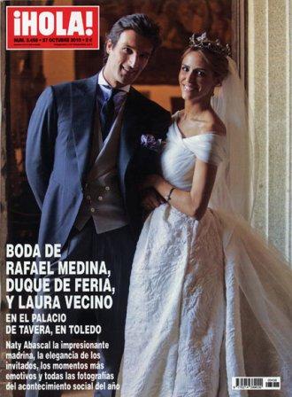 Laura Vecino llevó un precioso vestido de Giambattista Valli el día de su boda con Rafael Medina. Las invitadas más elegantes