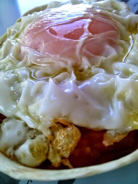 Barquitas con Pisto y Huevo Frito