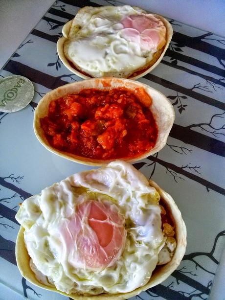 Barquitas con Pisto y Huevo Frito