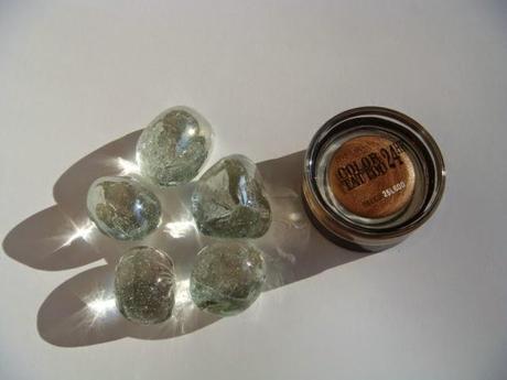 Colour Tattoo 24H de Maybelline New York on and the on bronze