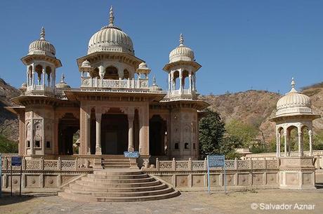 Gaitor, arte funerario en Jaipur