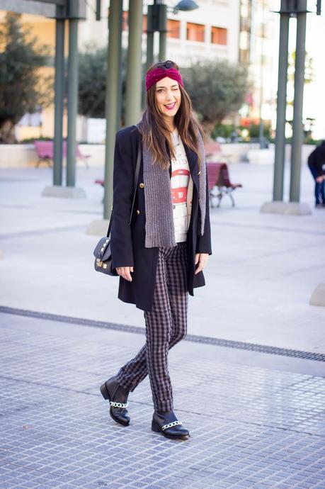 Little Cat And The Big Red Bus... Little Cat And The Big Red Bus...