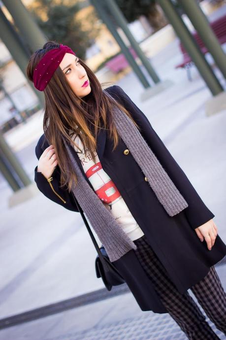 Little Cat And The Big Red Bus... Little Cat And The Big Red Bus...