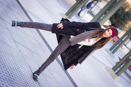 Little Cat And The Big Red Bus... Little Cat And The Big Red Bus...