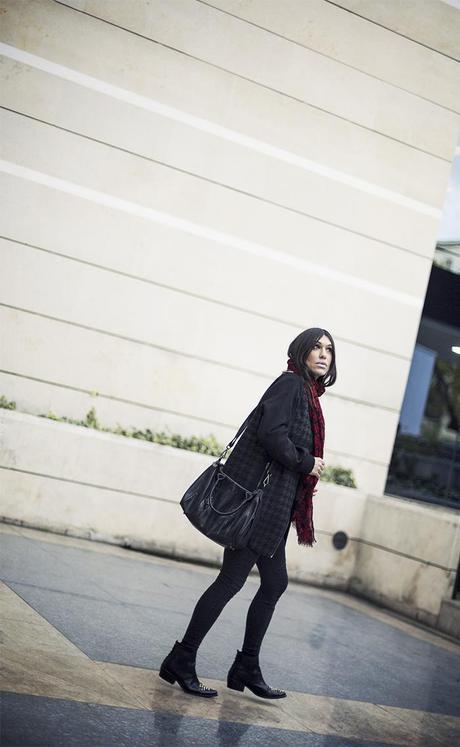 street style barbara crespo houndstooth pattern c&a coat it shoes black and red outfit blog de moda fashion blogger street style barbara crespo houndstooth pattern c&a coat it shoes black and red outfit blog de moda fashion blogger