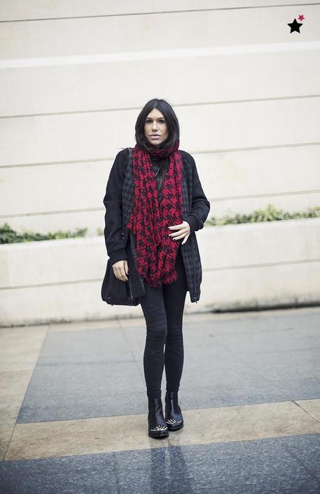 street style barbara crespo houndstooth pattern c&a coat it shoes black and red outfit blog de moda fashion blogger