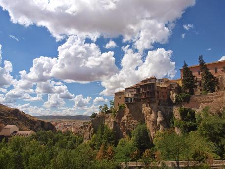 Fotografías de las casas colgadas de Cuenca y de mi GS.