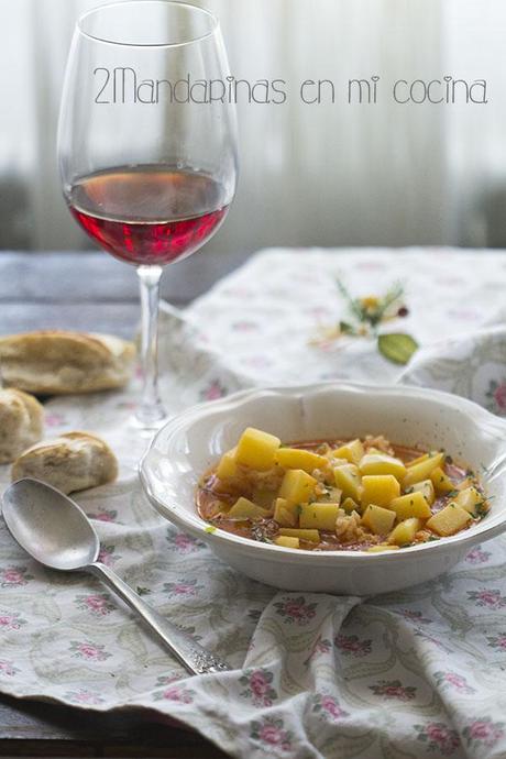 Patatas con arroz tradicionales.