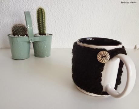 DIY Cubre tazas punto y ganchillo + tazas pintadas a mano