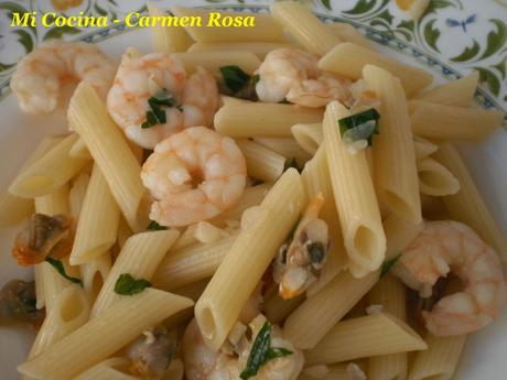 MACARRONES CON BERBERECHOS EN SALSA VERDE