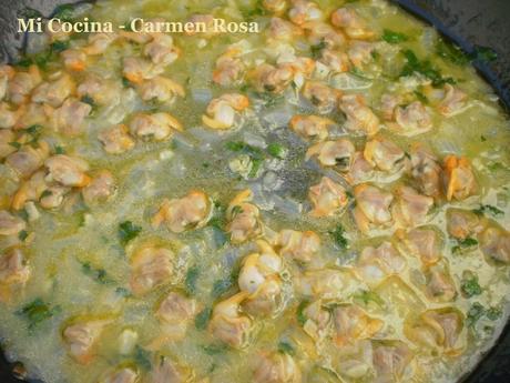 MACARRONES CON BERBERECHOS EN SALSA VERDE