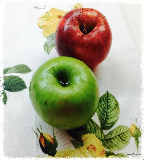 Pastelitos de flores  de hojaldre con frutas