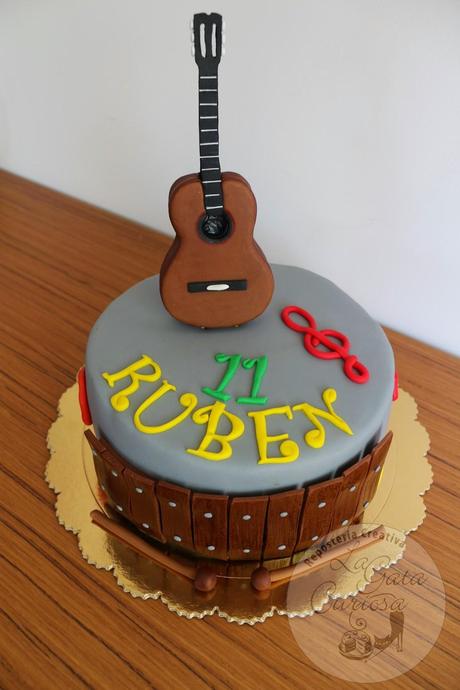 TARTA FONDANT XILOFONO Y GUITARRA