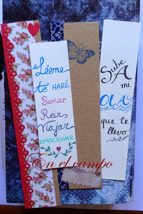 Marcapáginas con restos de papeles