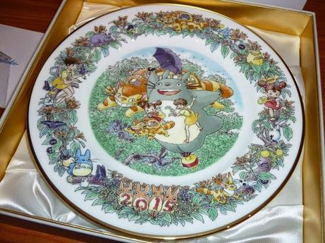 Precioso plato conmemorativo 2015 de 'Mi vecino Totoro'