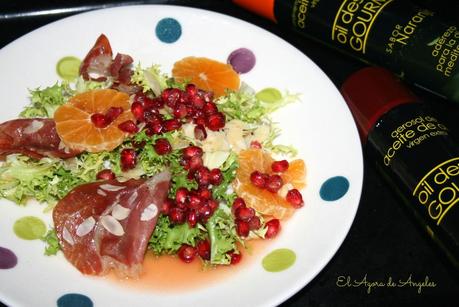 Ensalada templada,jamón crujiente,frutas