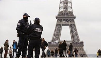 Mientras Grecia se rebela contra sus “planes de rescate”, Francia es vilmente  atacada,  con la masacre de Charlie Hebdo.