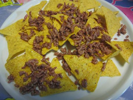 NACHOS CON QUESO