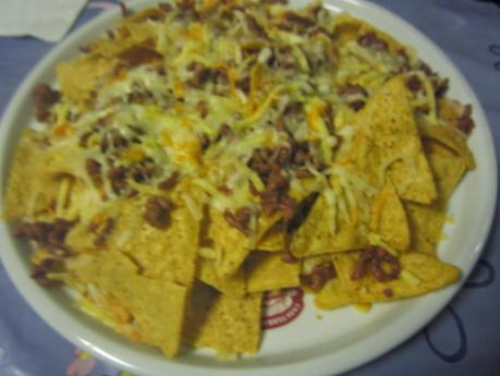 NACHOS CON QUESO