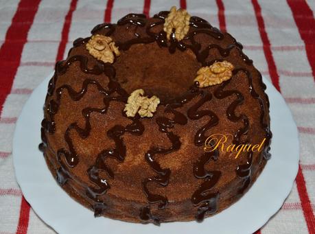 Bund Cake de naranja con nueces y chocolate