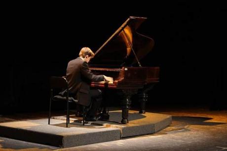 1395998_638664236165518_978555725_n