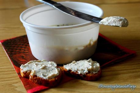 Queso de soja untable con finas hierbas