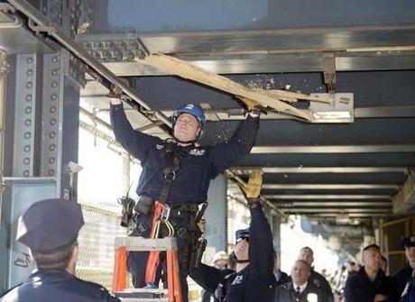 Encuentran algo sorprendente en el puente de Manhattan