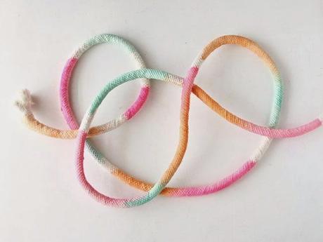 DIY SALVAMANTELES CON UNA CUERDA DE ALGODON