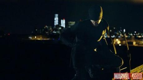 Charlie cox como Daredevil traje negro