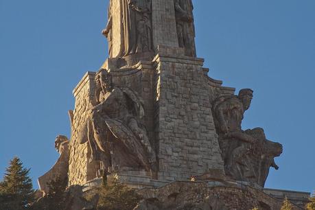 EL VALLE DE LOS CAÍDOS Y EL ESCORIAL: ESPLENDOR Y DECADENCIA DE ESPAÑA