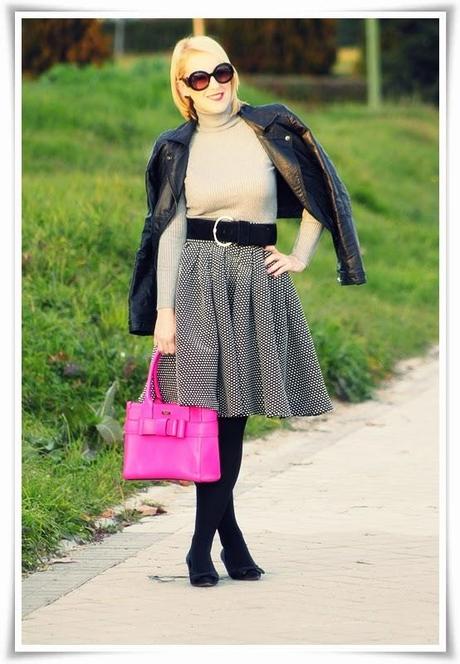 Nuestra bloguera de moda @Loqllevelarubia nos trae hoy… Pink bag