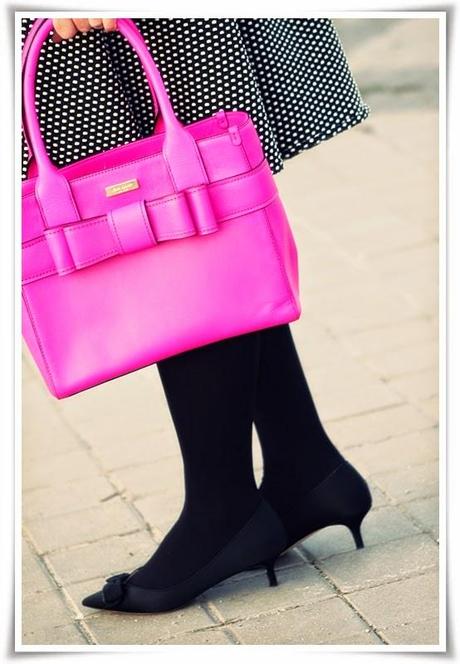 Nuestra bloguera de moda @Loqllevelarubia nos trae hoy… Pink bag